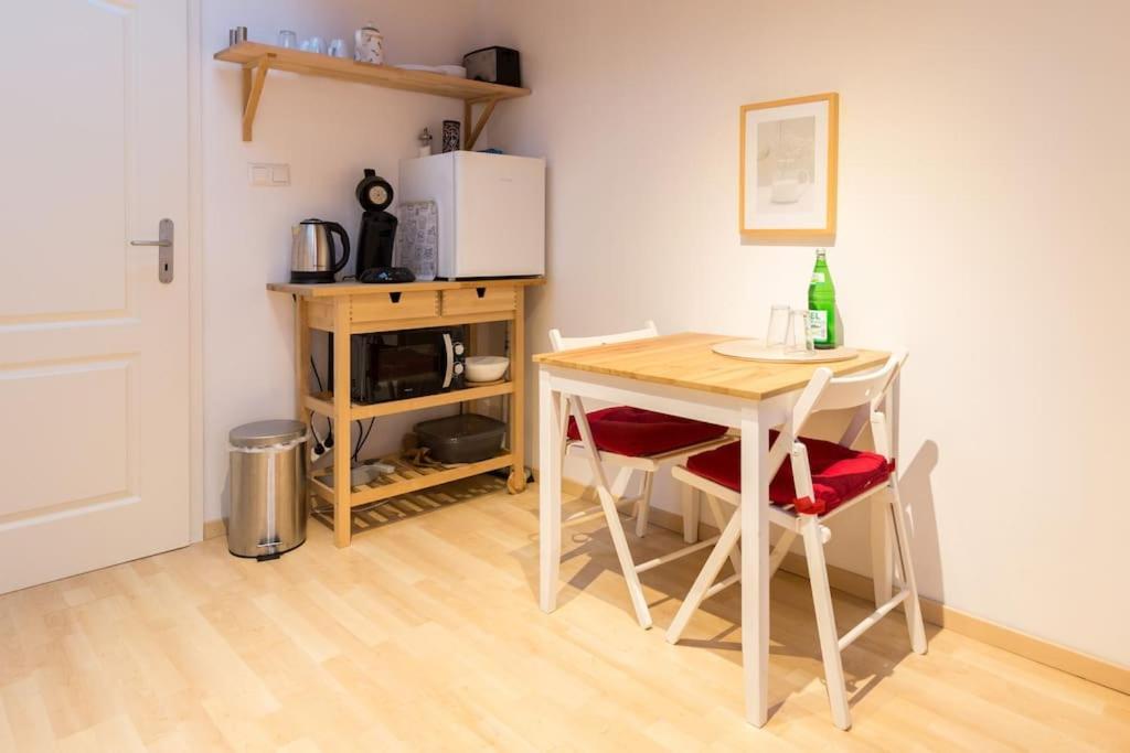 Brühl Apartment Wilhelmstr Fuer Bis Zu 3 Personen מראה חיצוני תמונה